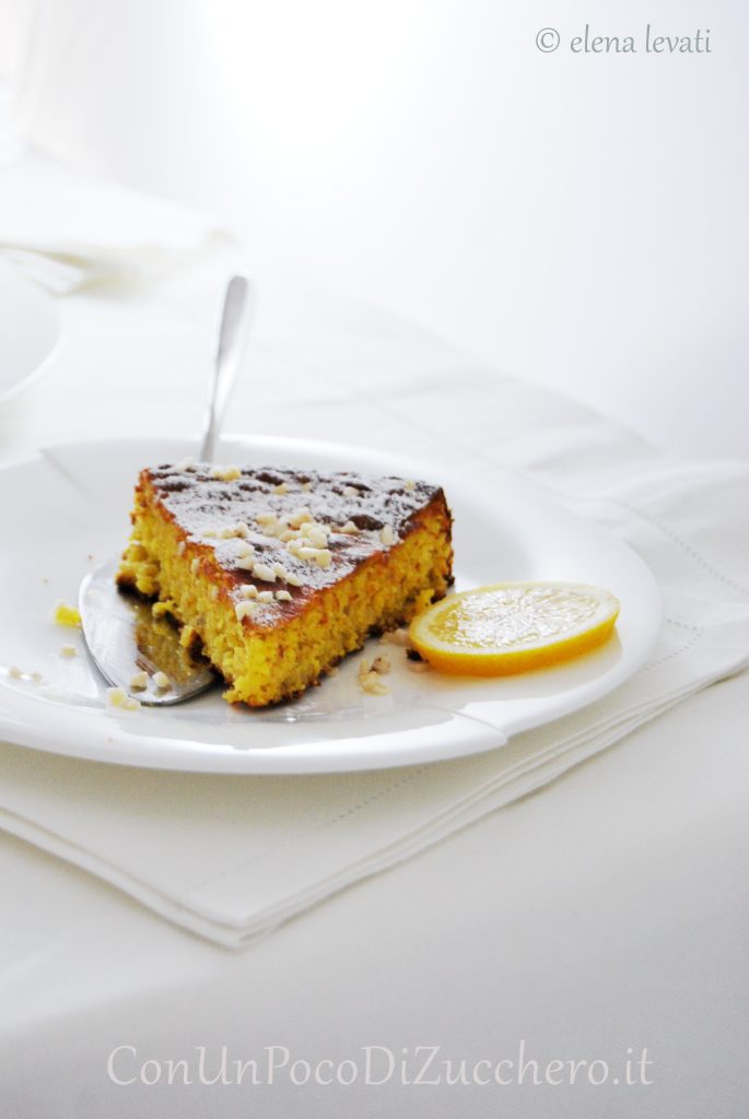 Torta caprese al cioccolato bianco