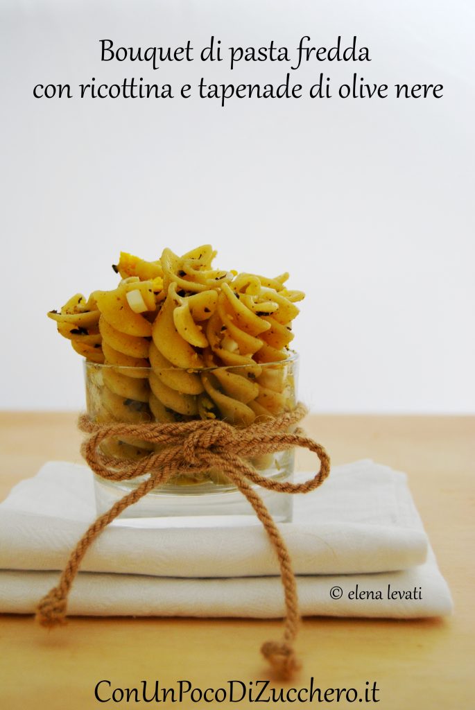 pasta con tapenade di olive nere e ricotta