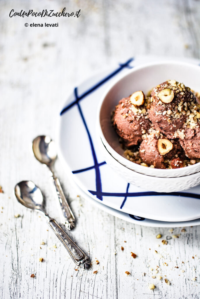 Gelato crunchy alle nocciole caramellate